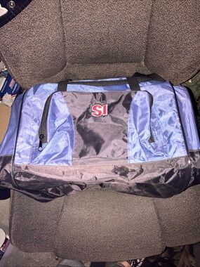 Vintage 90s Sports Illustrated Gym Duffel Nylon Bag Straps Good Shape 9x10x15”